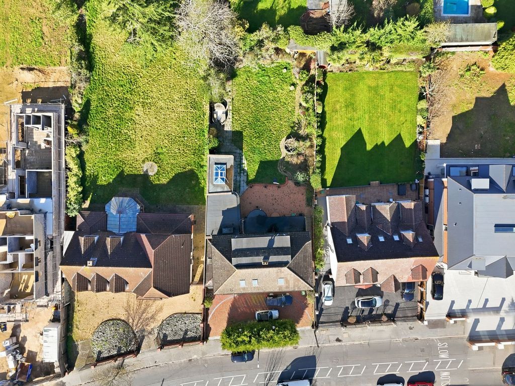 Property photo 3 of 47