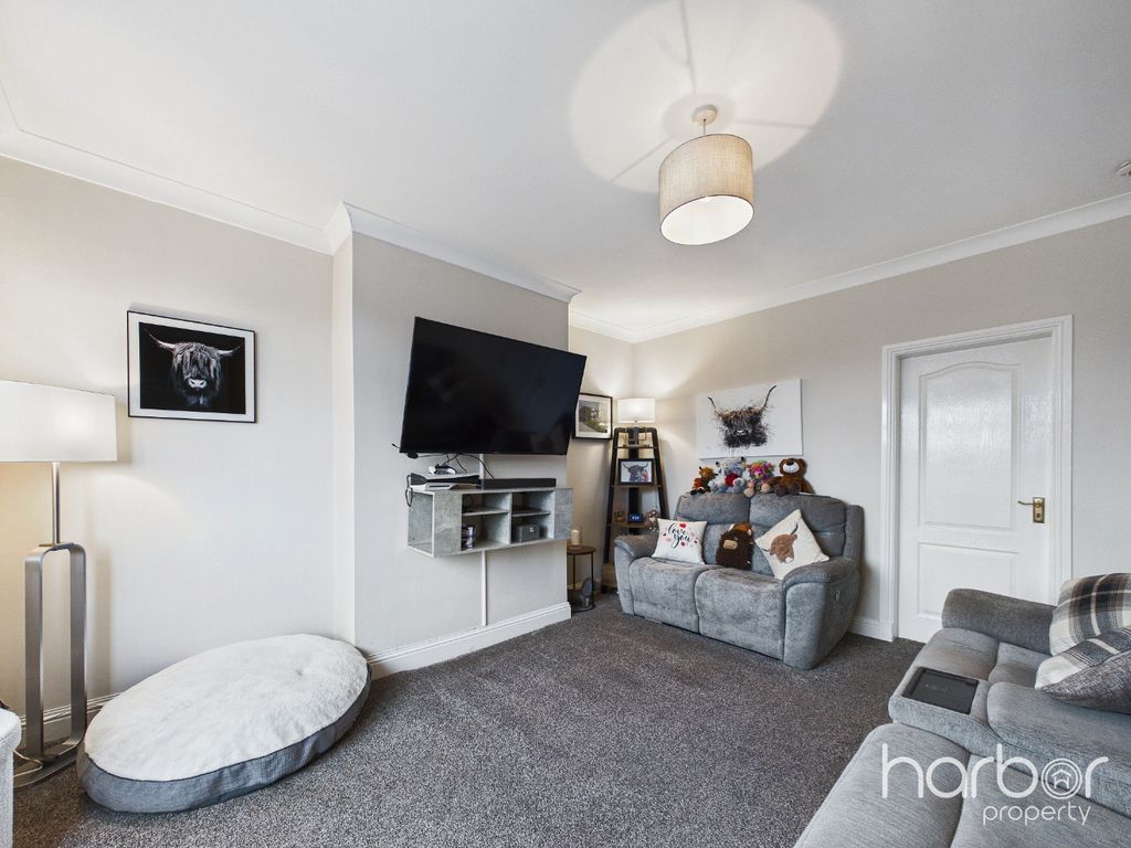 Property photo 2 of 16 5530423
