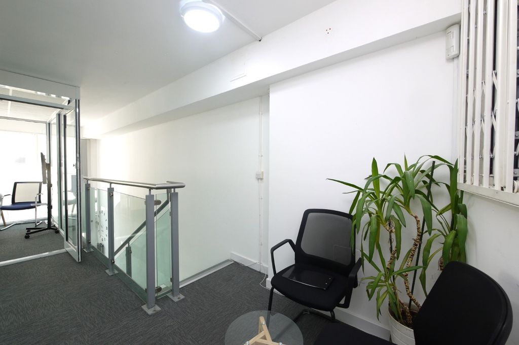 Property photo 2 of 11 3796362