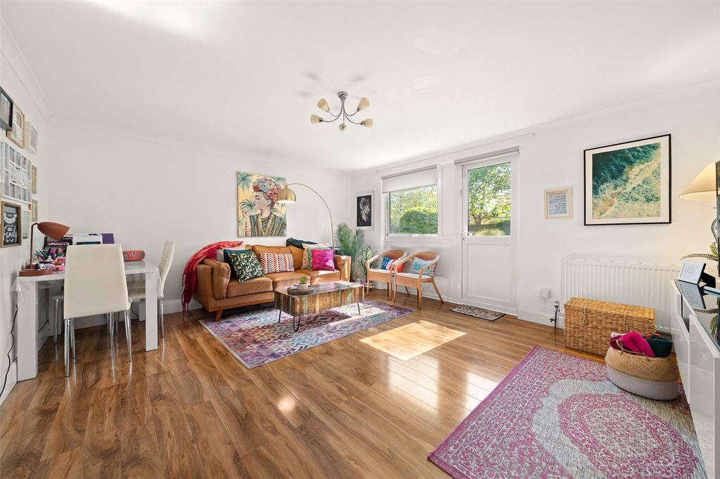 Property photo 1 of 11 Picture No. 17