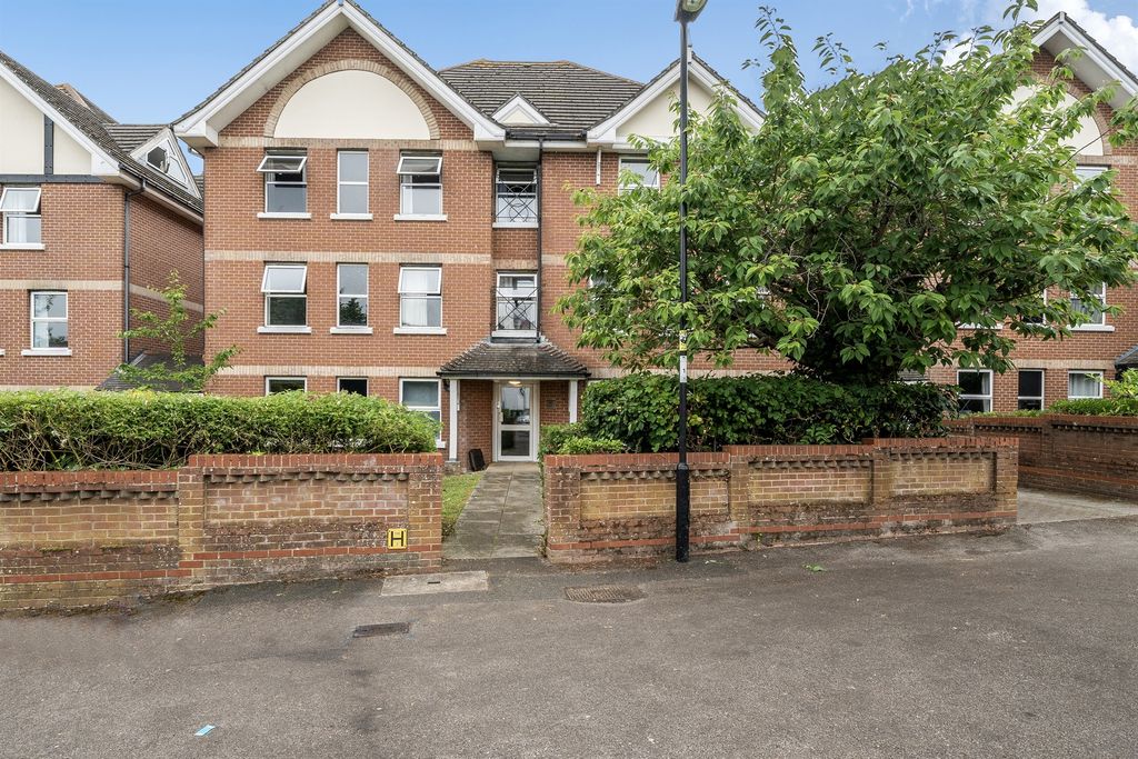 Property photo 1 of 15