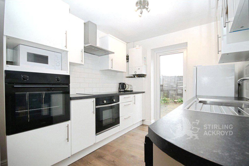 Property photo 2 of 11 Kitchen