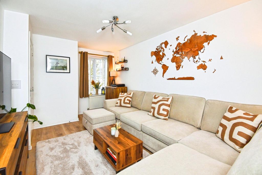 Property photo 2 of 20 Living Room