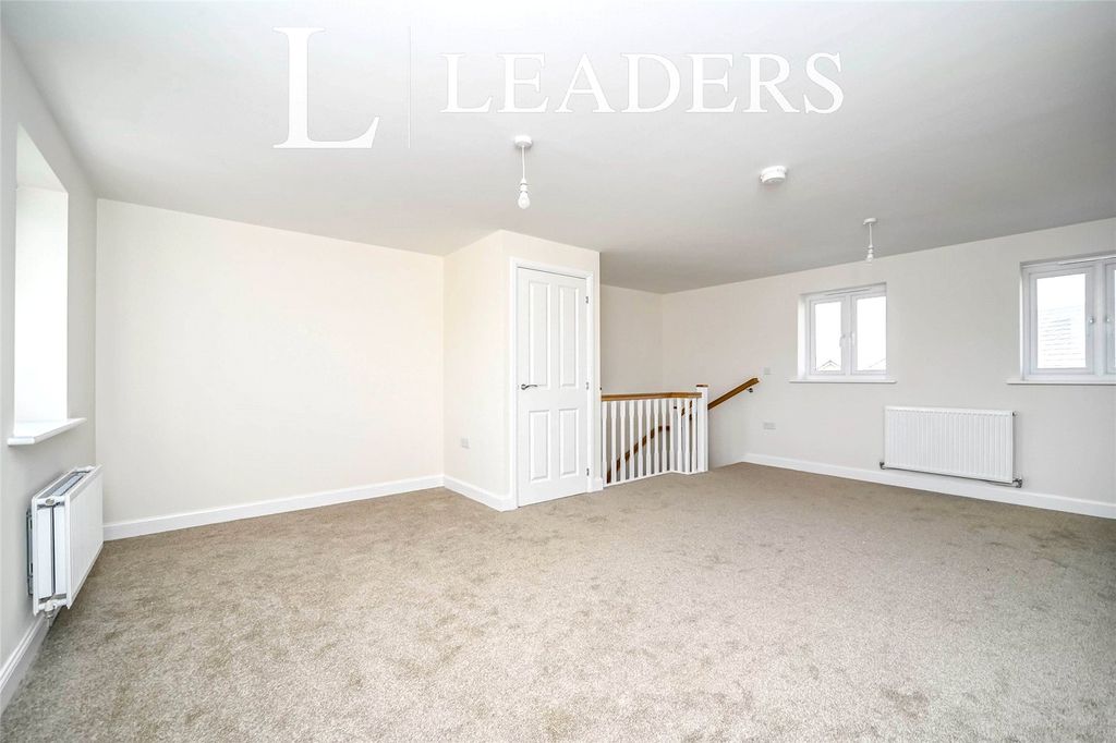 Property photo 1 of 7 91 Southern Cross (3