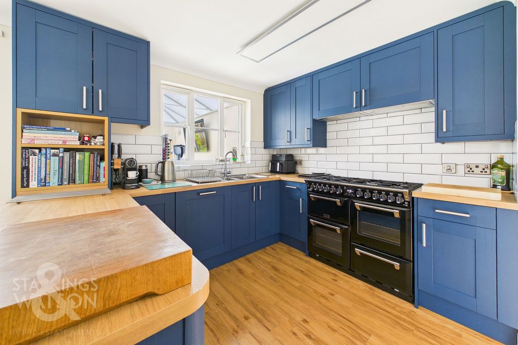 Property photo 2 of 29