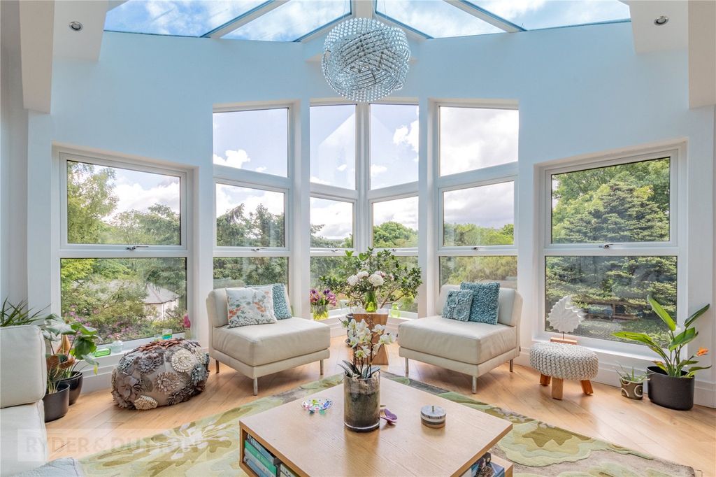 Property photo 2 of 71 Atrium