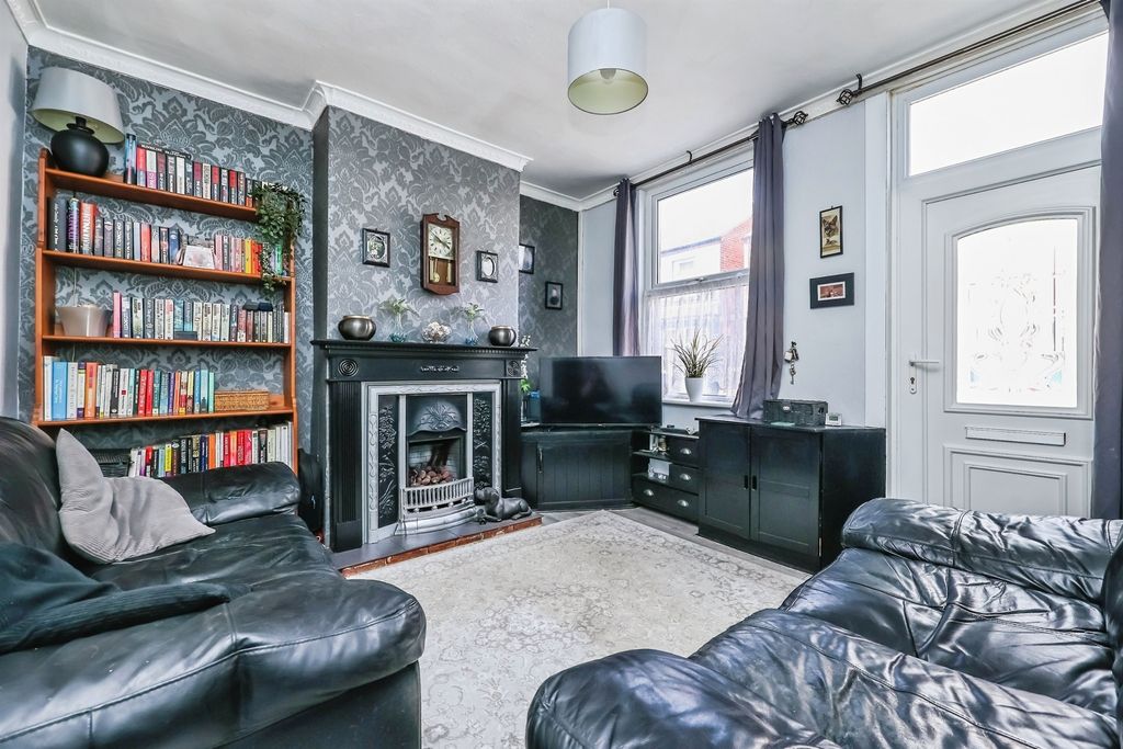 Property photo 3 of 15