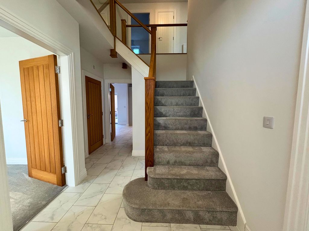 Property photo 3 of 31 Hallway