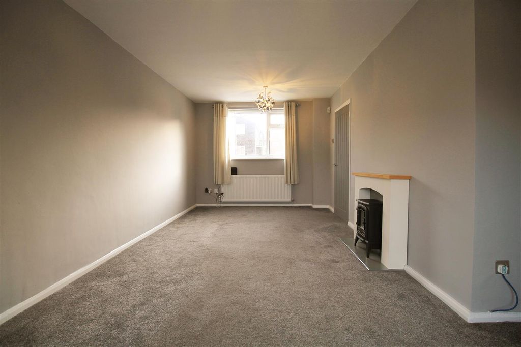 Property photo 3 of 13 Lounge..Jpg