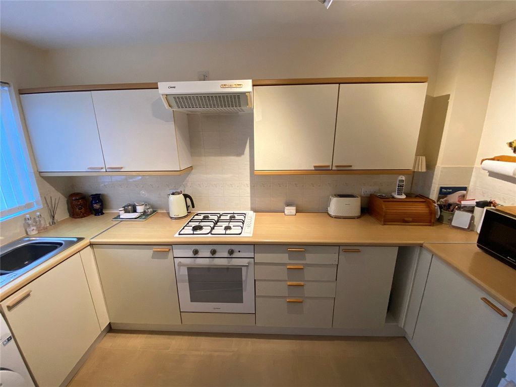 Property photo 3 of 19 Picture No. 18