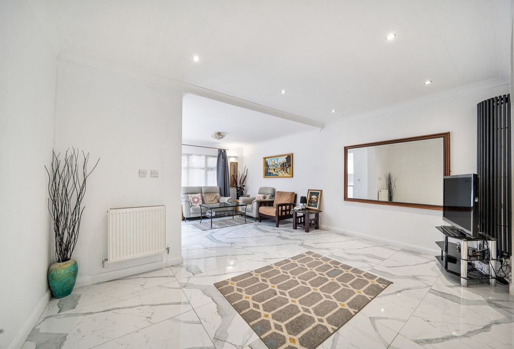 Property photo 1 of 14 1285301-19-686E7A...