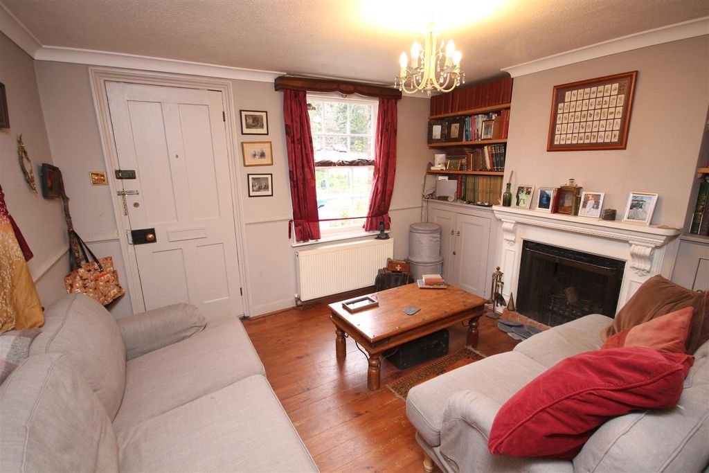 Property photo 2 of 8