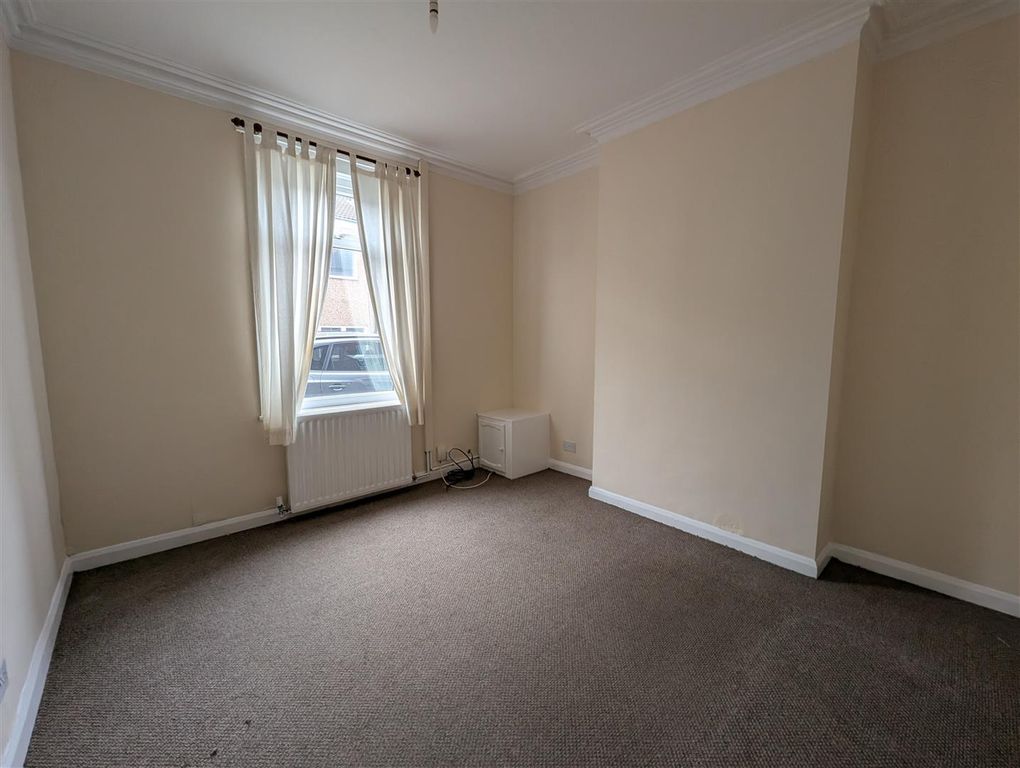 Property photo 2 of 10 Lounge