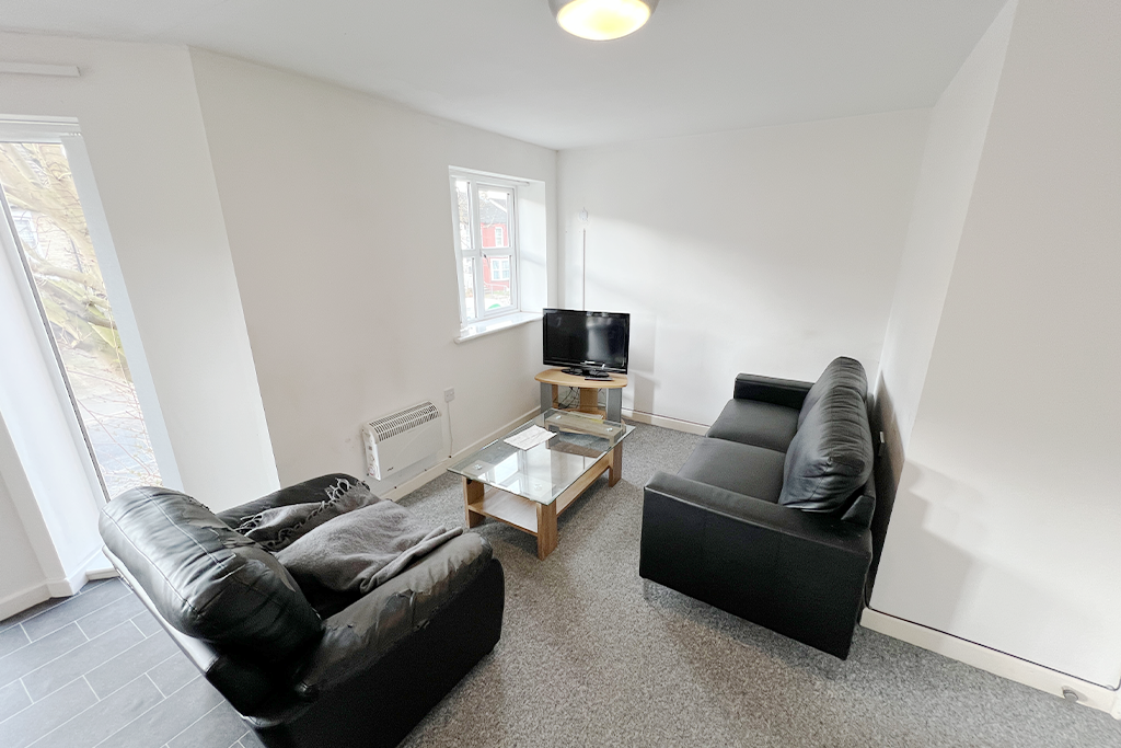 Property photo 2 of 8