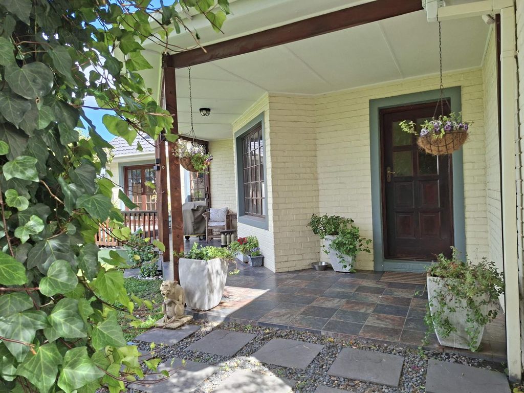 Property photo 2 of 43