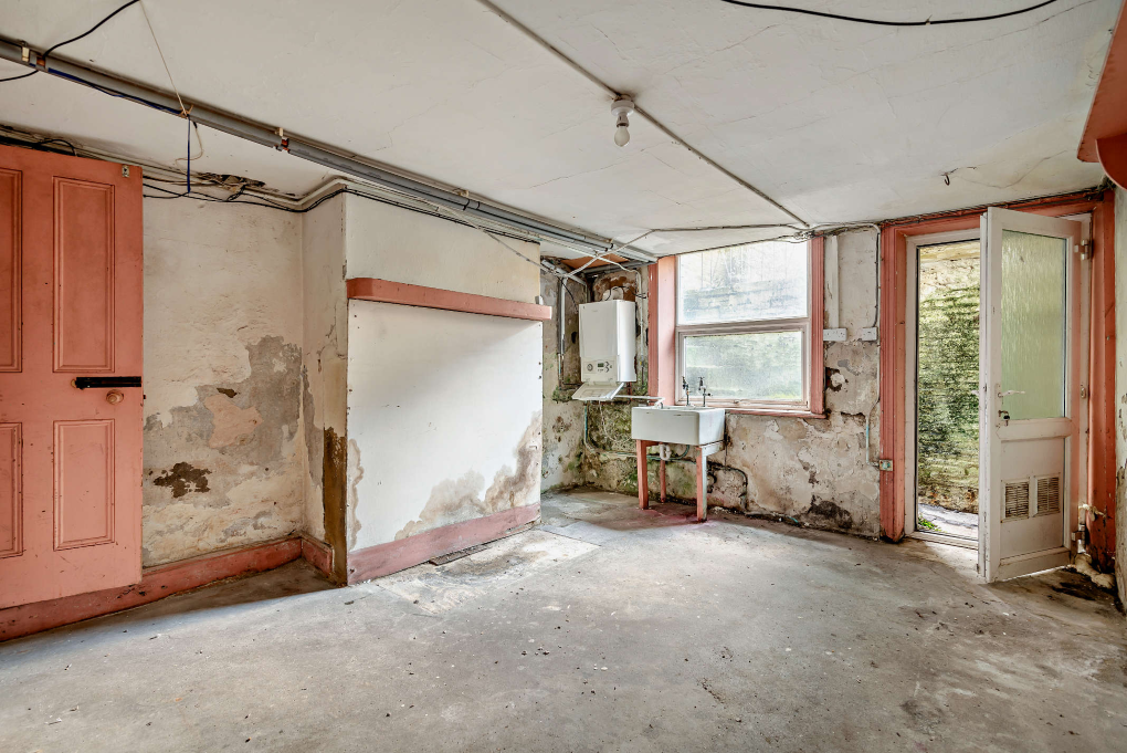 Property photo 3 of 11