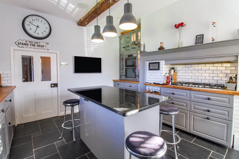 Property photo 3 of 33 Kitchen/Breakfast Room