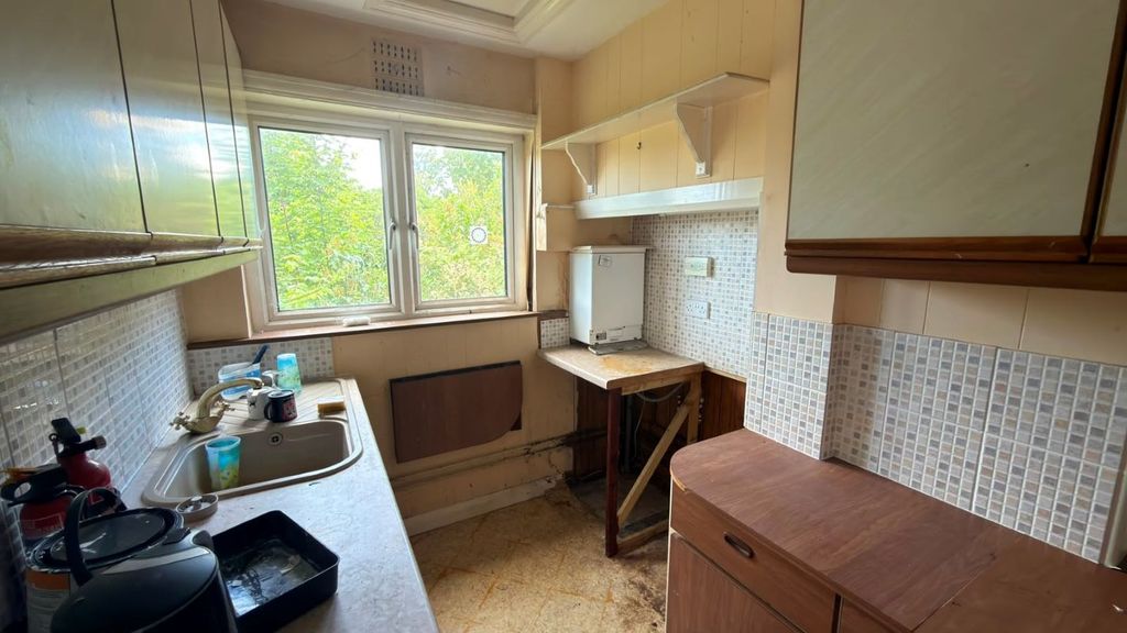 Property photo 2 of 29