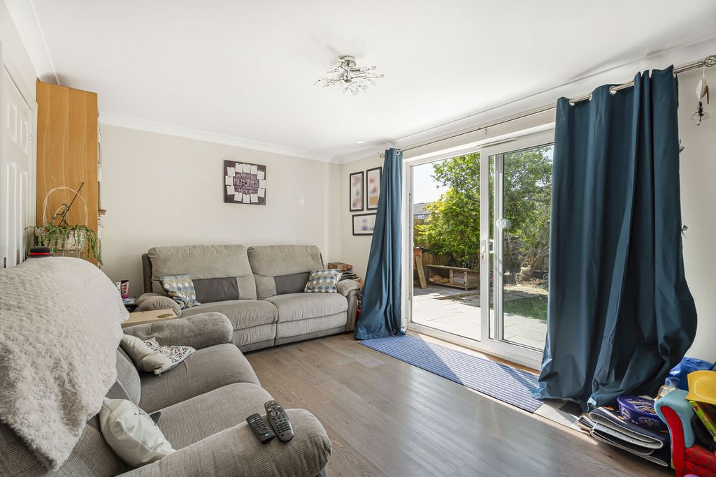 Property photo 2 of 16