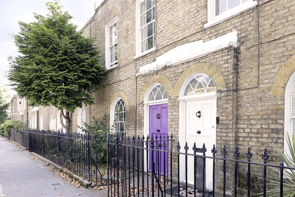 Property photo 2 of 15 40,Liverpool Grove London, Se17 2Hj_1437.Jpg