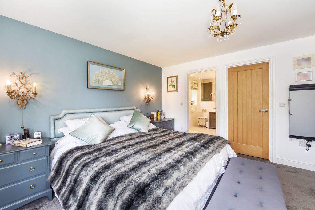 Additional image 12 of 4 bed detached house for saleMint Road, Liss Forest, Hampshire GU33