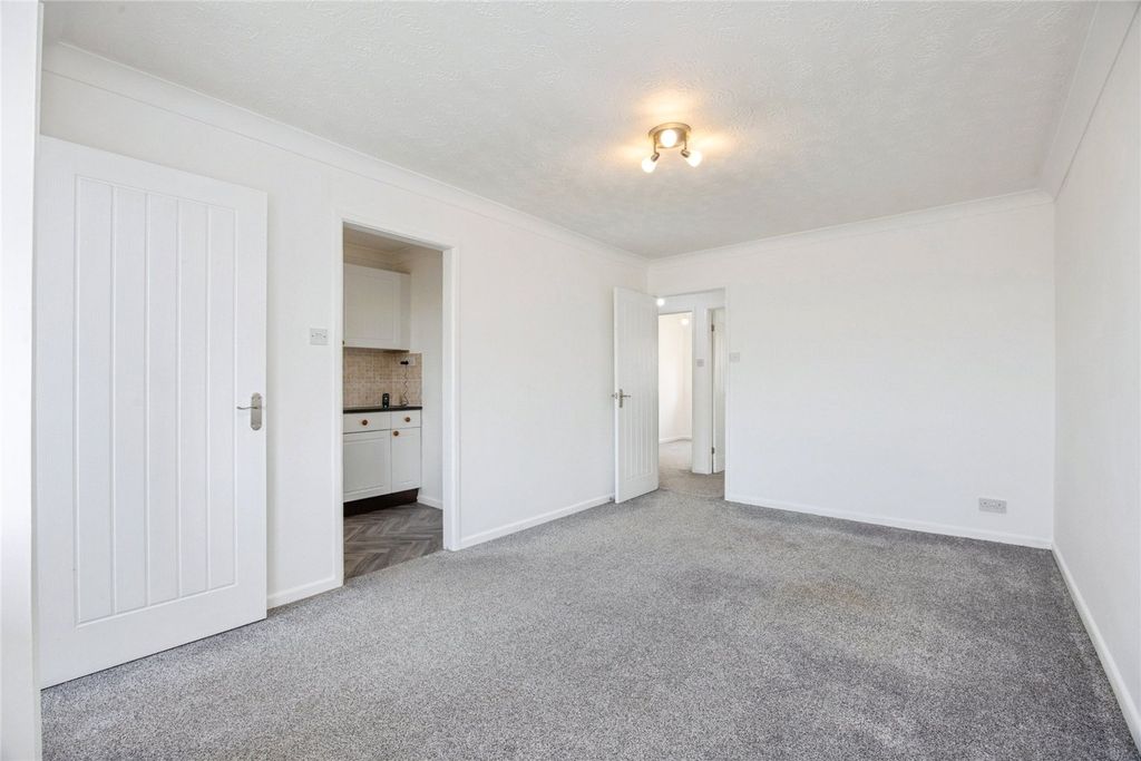 Property photo 3 of 17 Picture No. 11