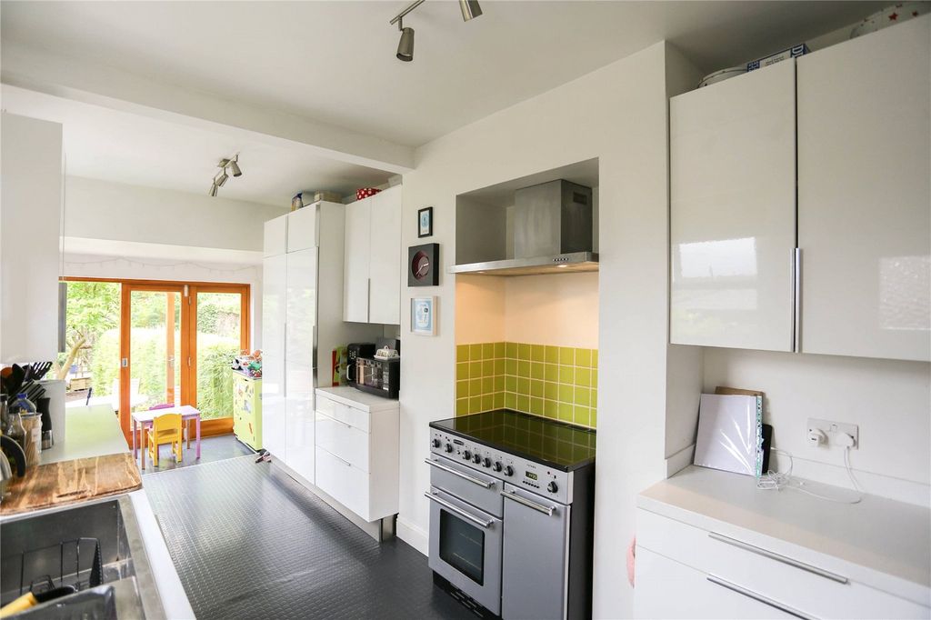 Property photo 3 of 8 Picture 3