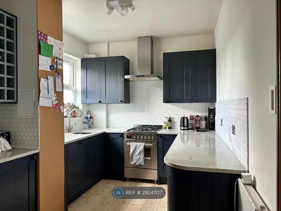 Property photo 2 of 8 Kitchen
