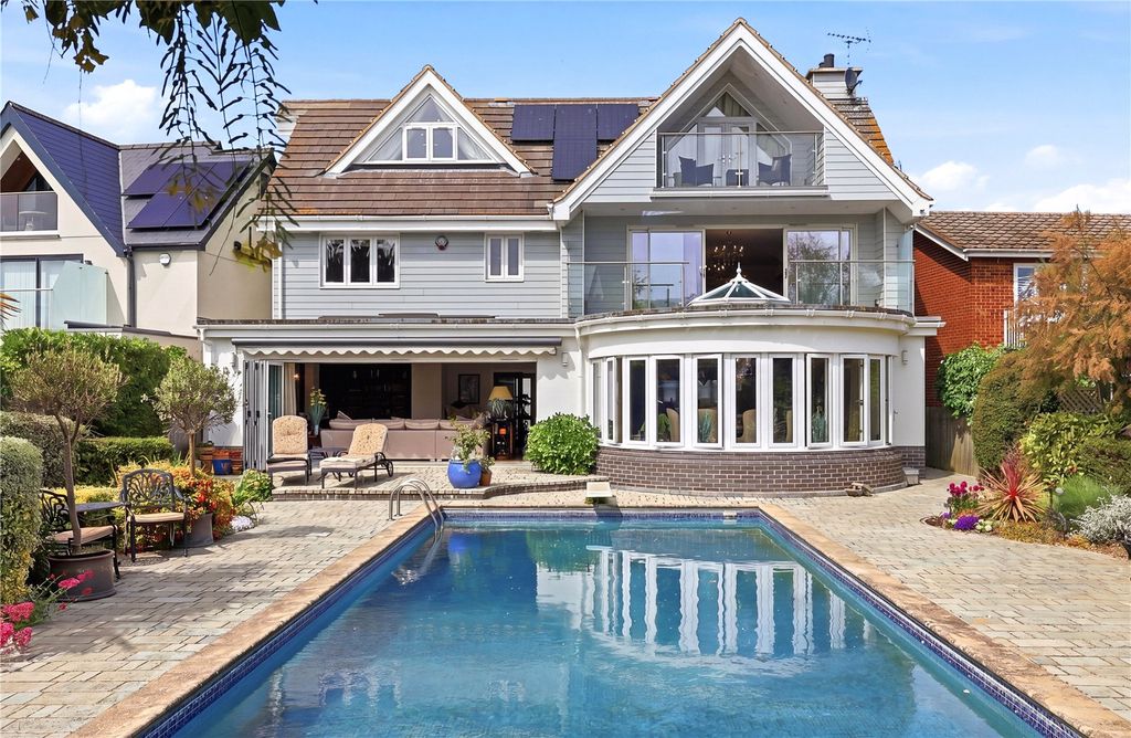 Property photo 1 of 38 Picture No. 96