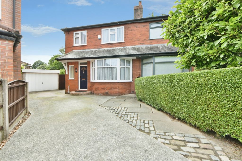 Property photo 1 of 14 External