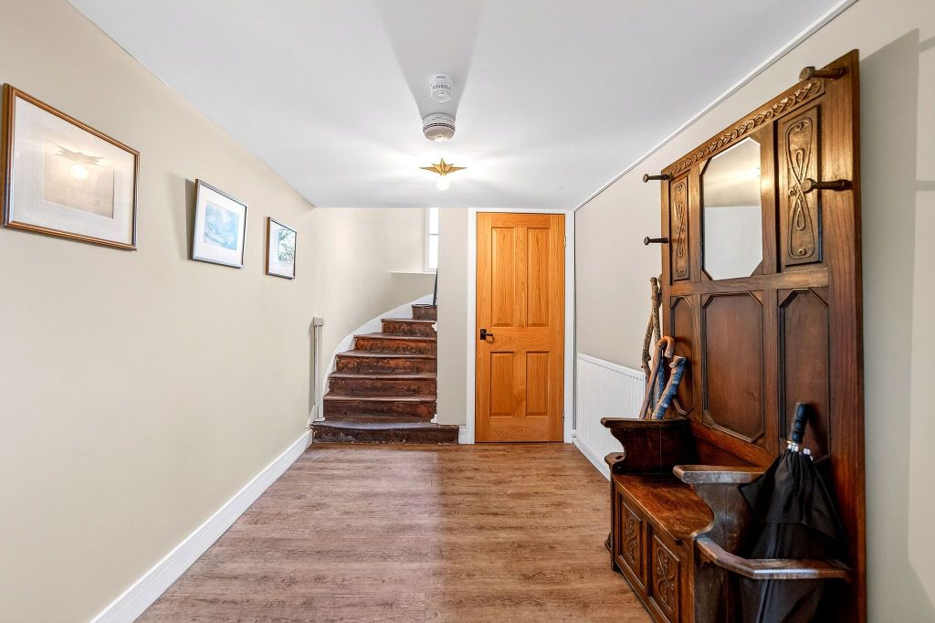 Property photo 2 of 32