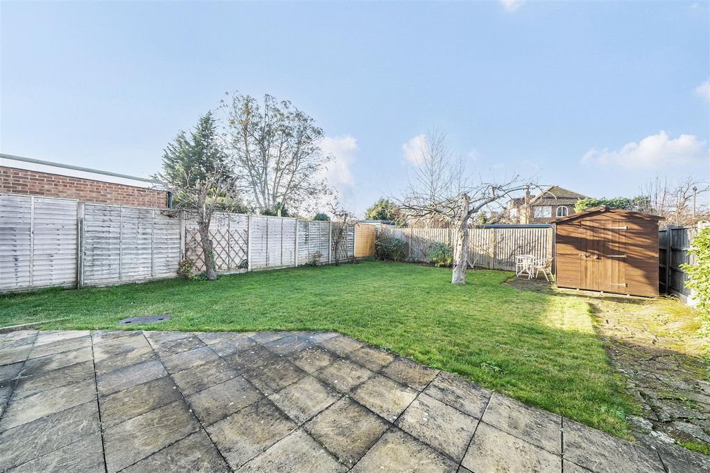 Property photo 3 of 13 1393088-12-693Fee7A3E748.Jpg