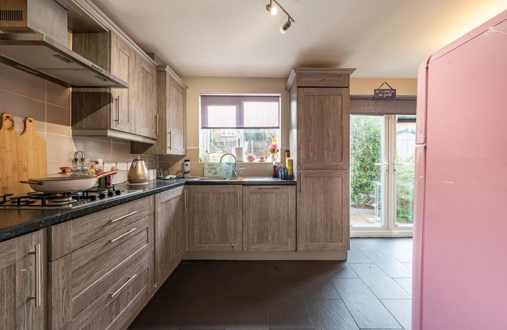 Property photo 2 of 17 Dsc_2666-Hdr.Jpg