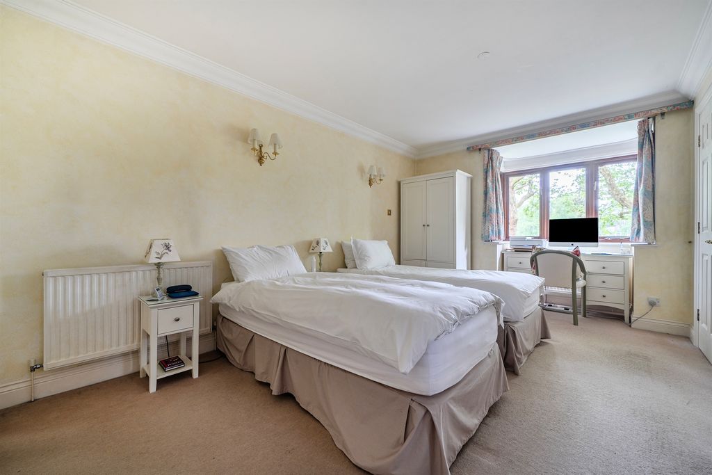 Additional image 11 of 2 bed flat for saleDerek Road, Maidenhead SL6