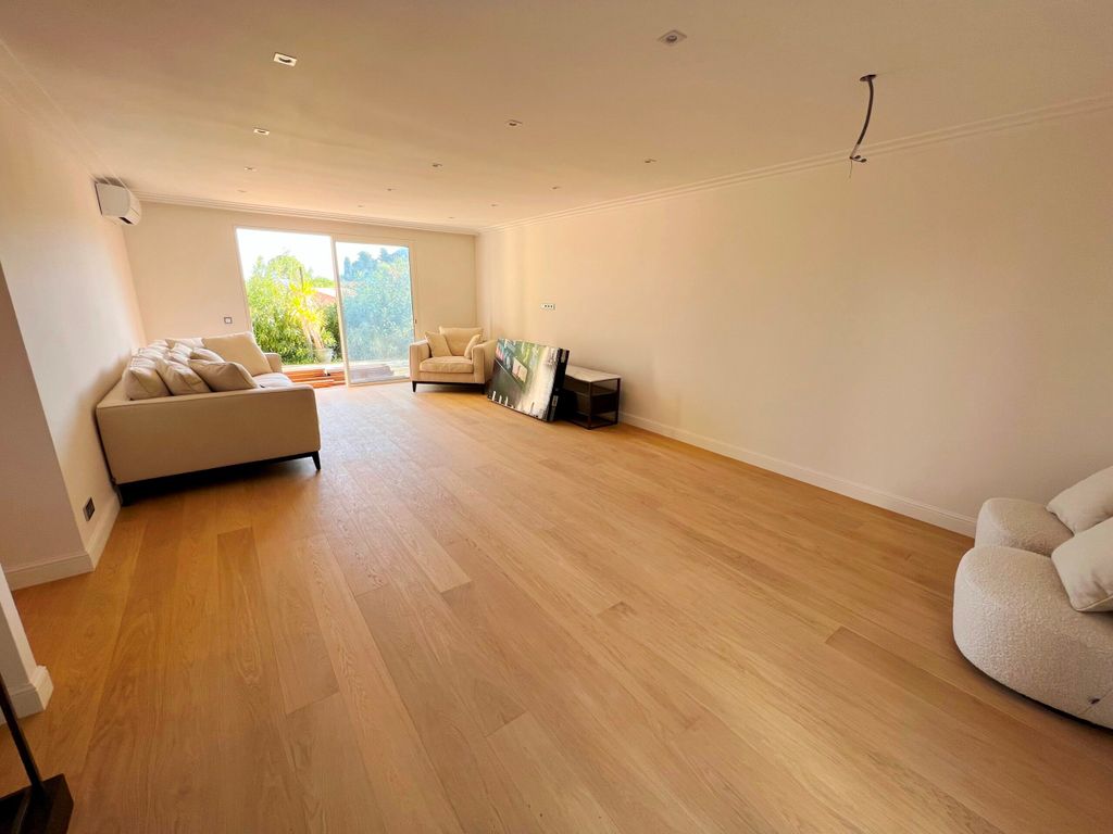 Property photo 3 of 4