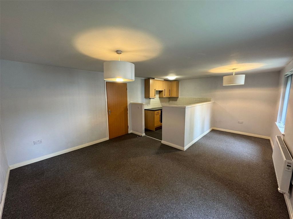 Property photo 2 of 11 Lounge/Kitchen/Diner