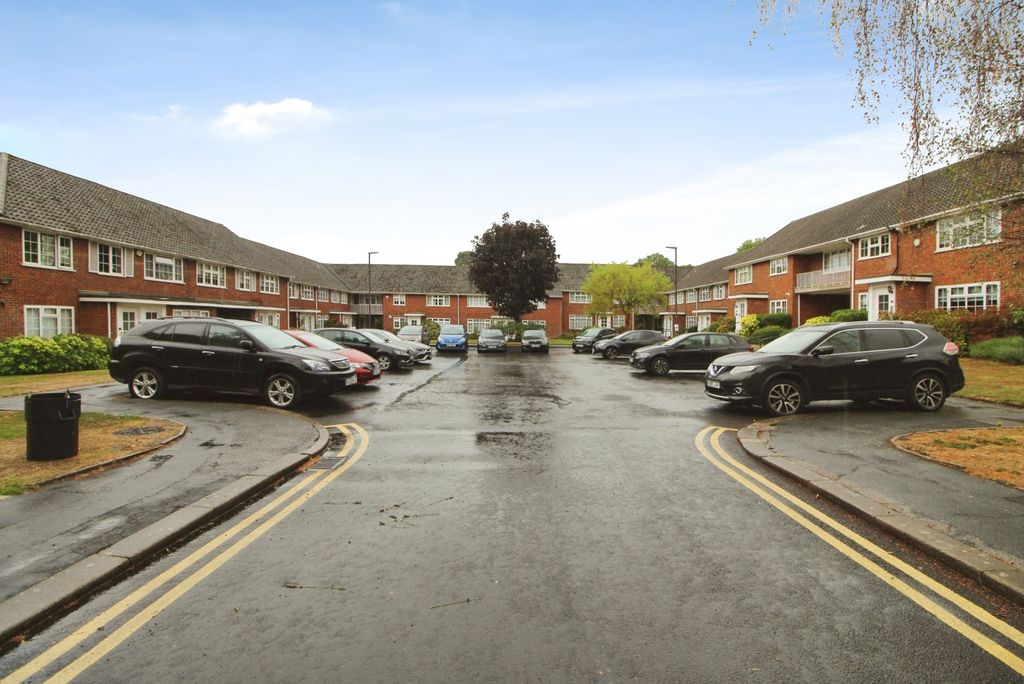 Property photo 1 of 19 Two Bedroom Ground Floor Flat To Rent