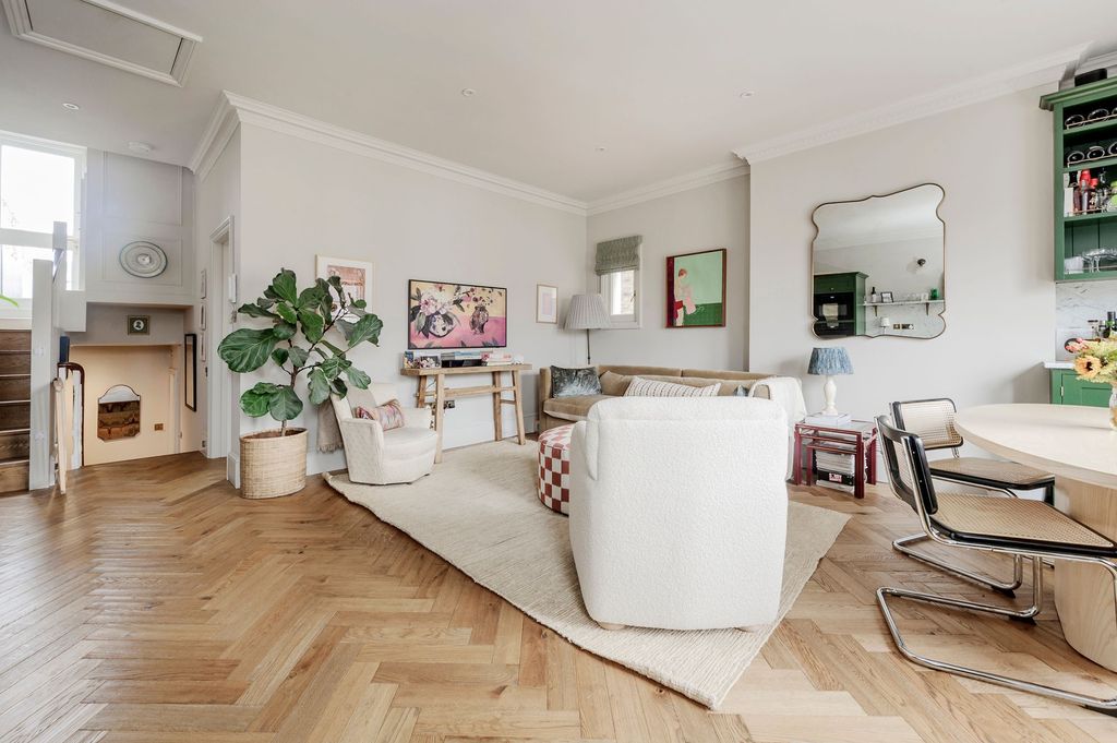 Property photo 3 of 21