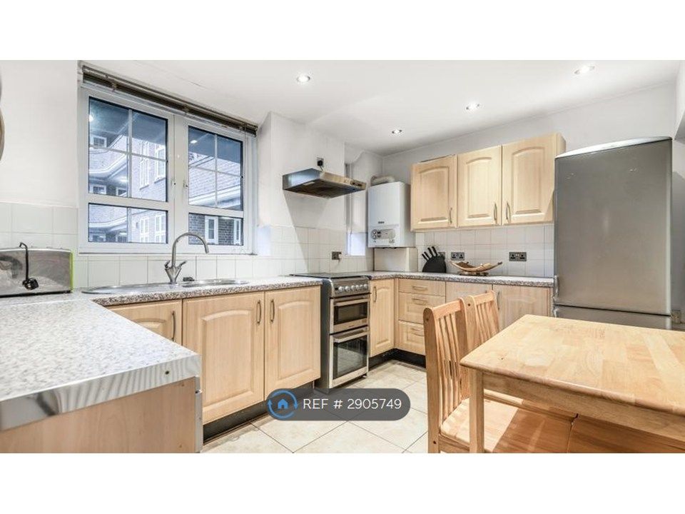 Property photo 3 of 7 Kitchen