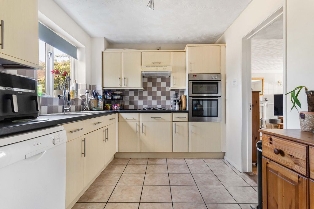 Property photo 2 of 18