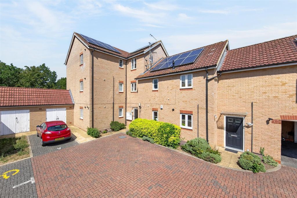 Property photo 2 of 23 Flat2,2Bedgeburyplweb03.Jpg