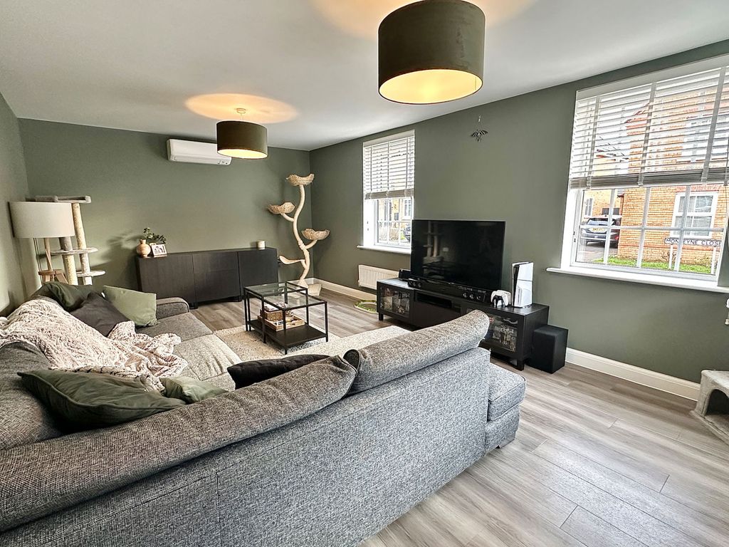 Property photo 2 of 24