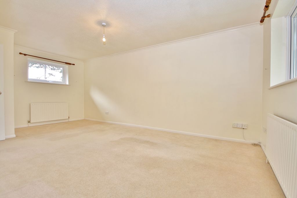 Property photo 3 of 7 Photo 03