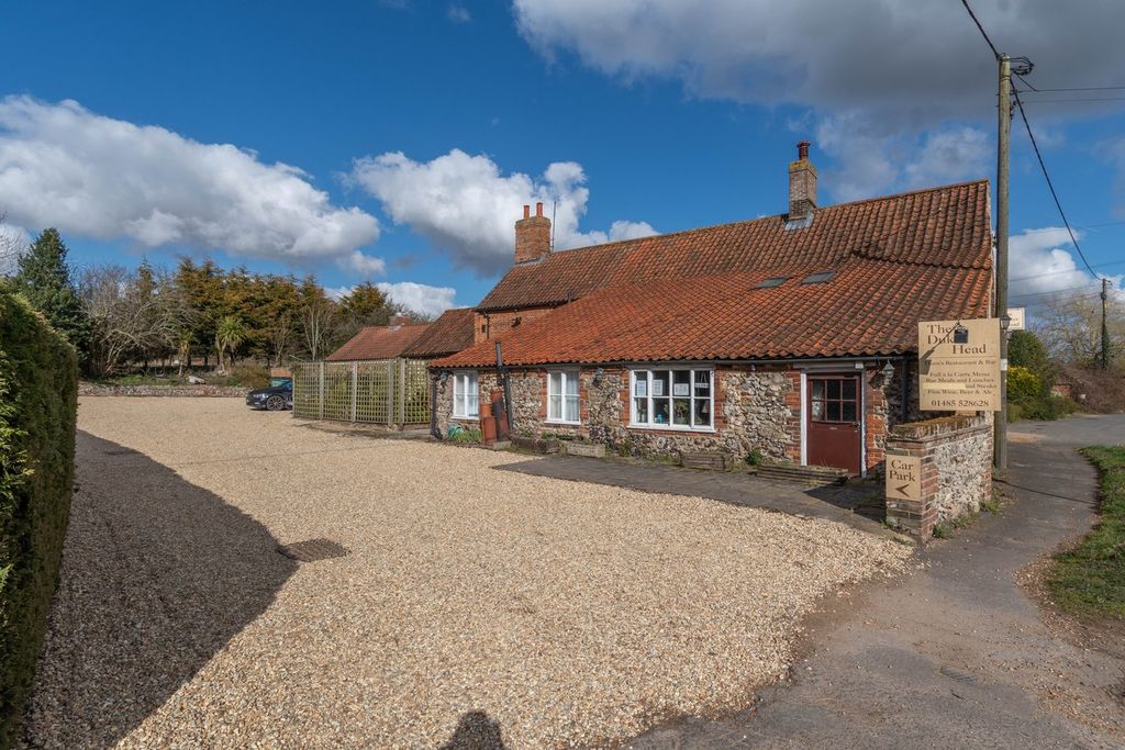 Property photo 2 of 19