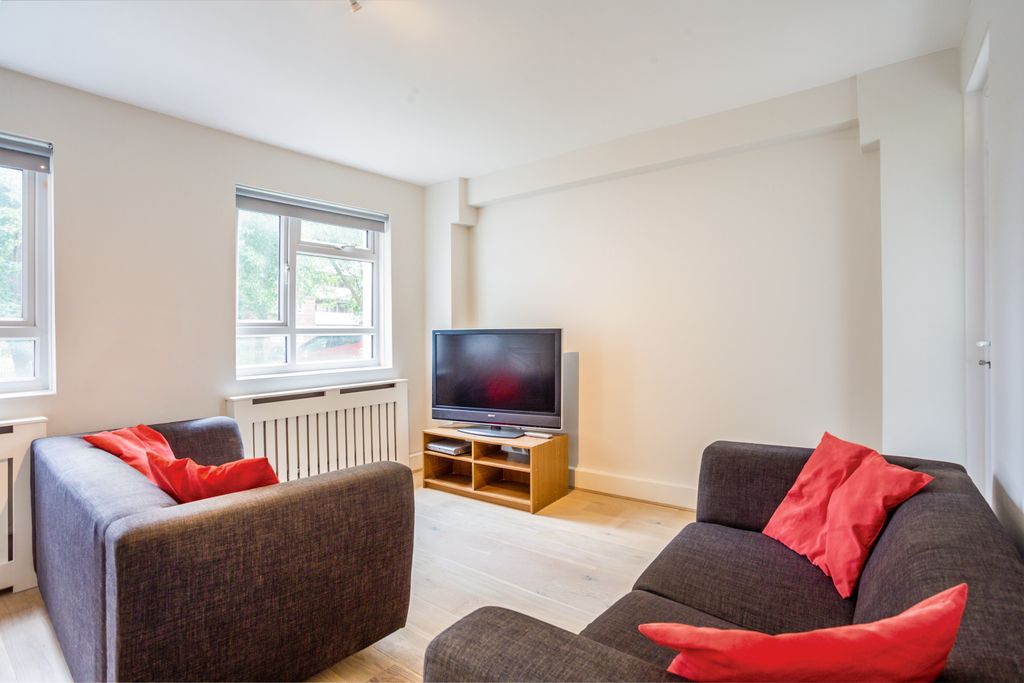 Property photo 1 of 11 liv Rm