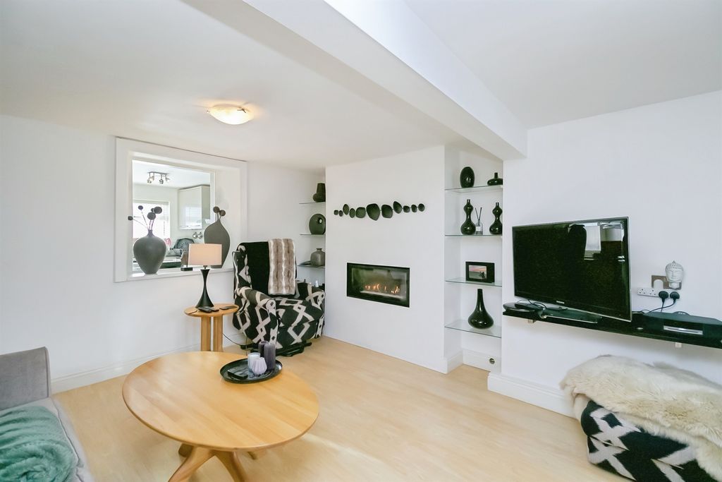 Property photo 3 of 21