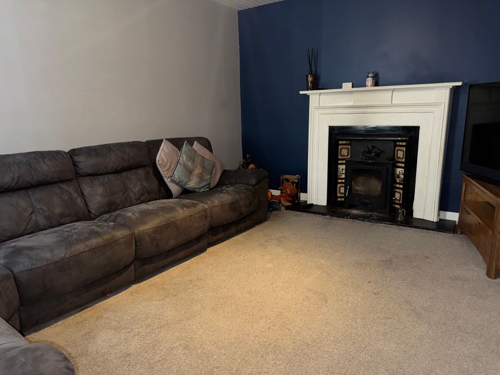 Property photo 3 of 32