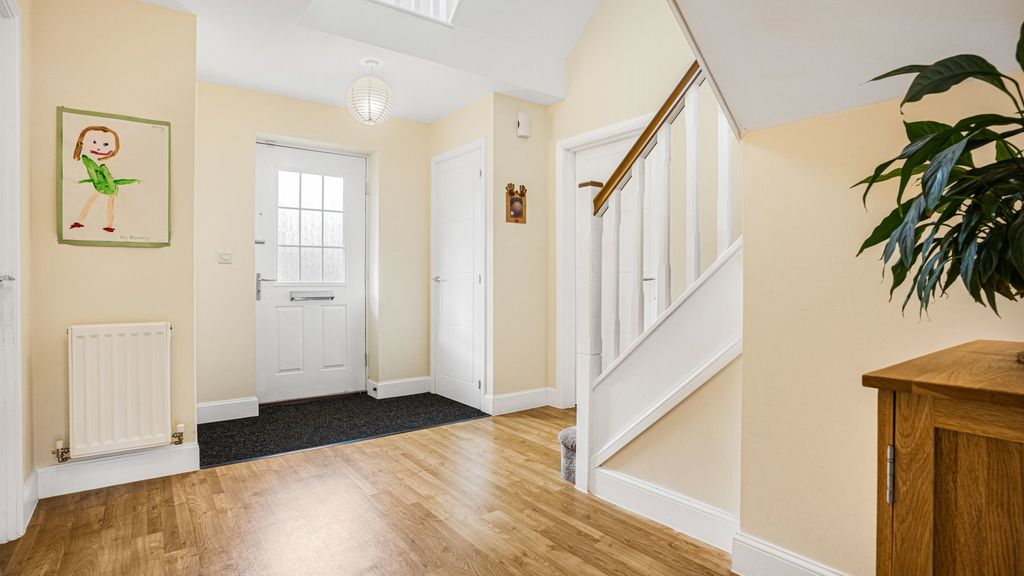 Property photo 3 of 35