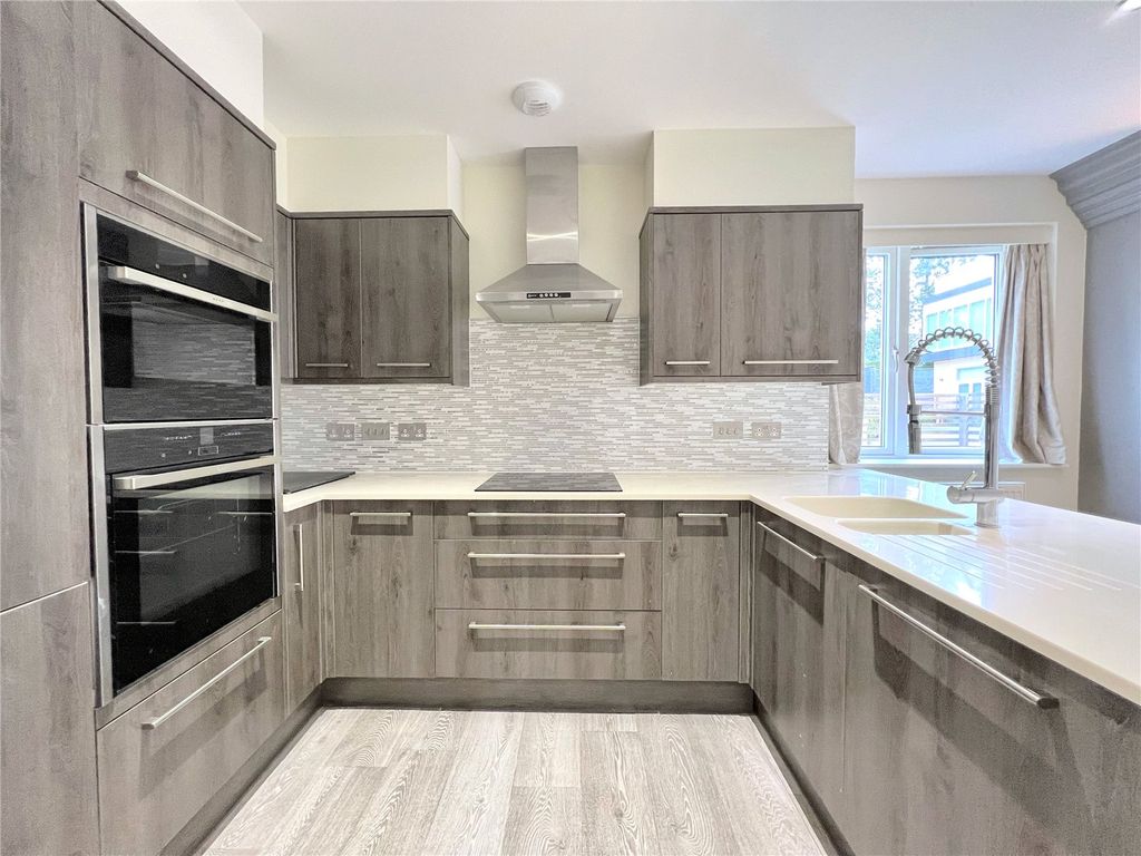 Property photo 1 of 19 Picture No. 07