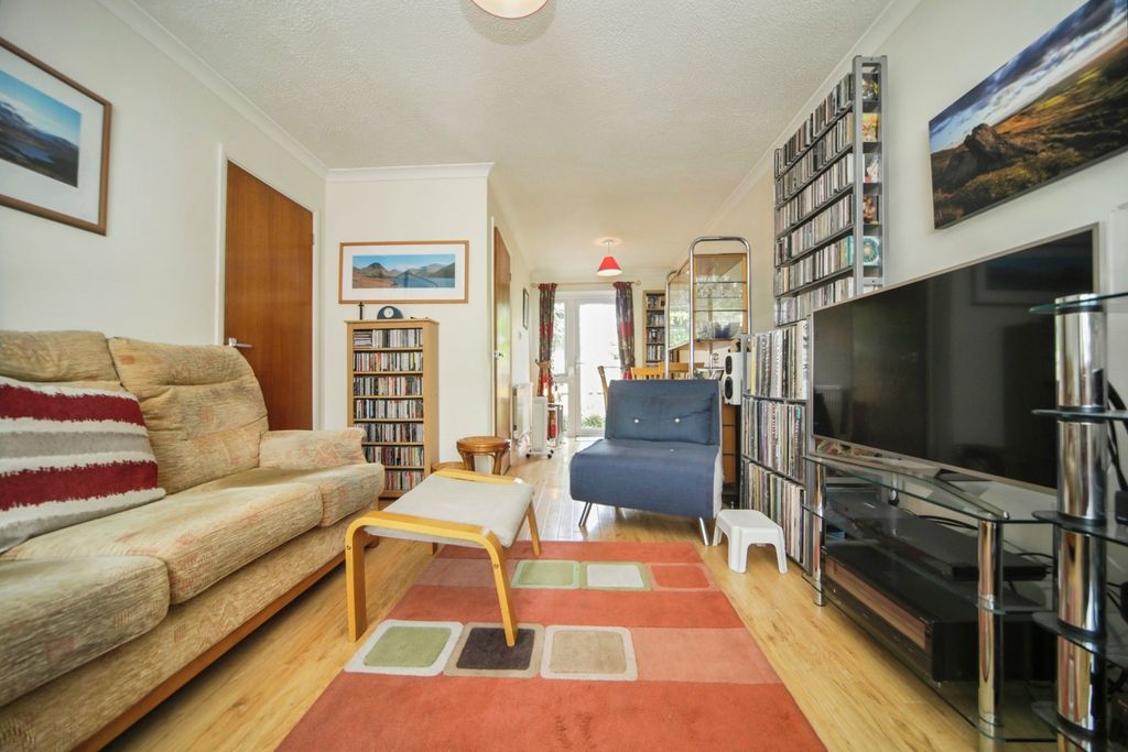 Property photo 3 of 11 Pbox-Img.Jpg